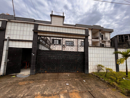 Grand appartement à louer à Makèpè Bloc L